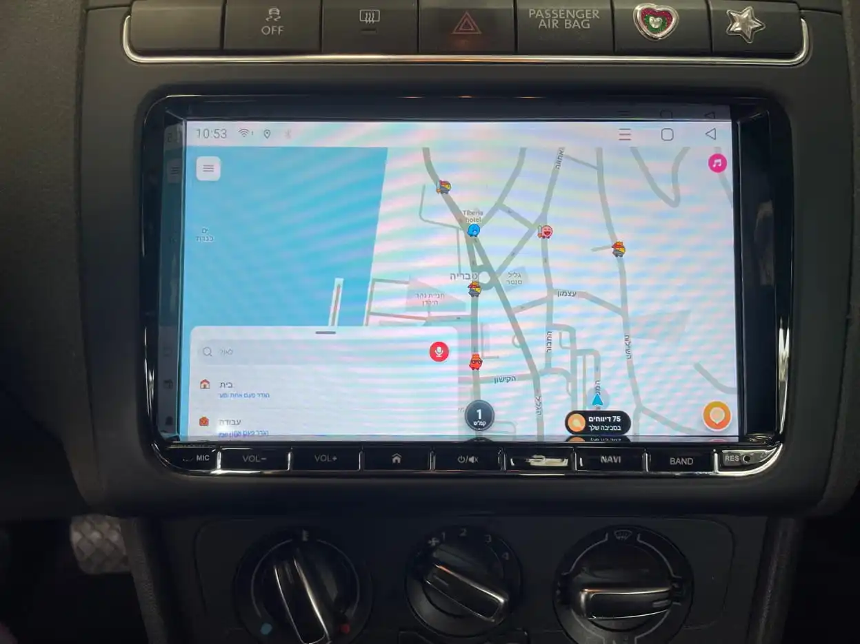 התקנת מולטימדיה עם ניווט Waze ברכב פרטי — רדיו מיקי טבריה